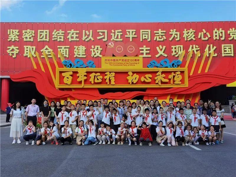 小猫钓鱼游戏龙王版有船